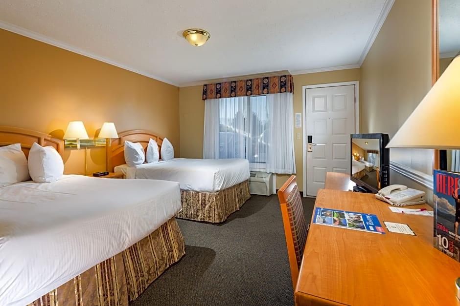 Econo Lodge Inn & Suites Kelowna Ngoại thất bức ảnh