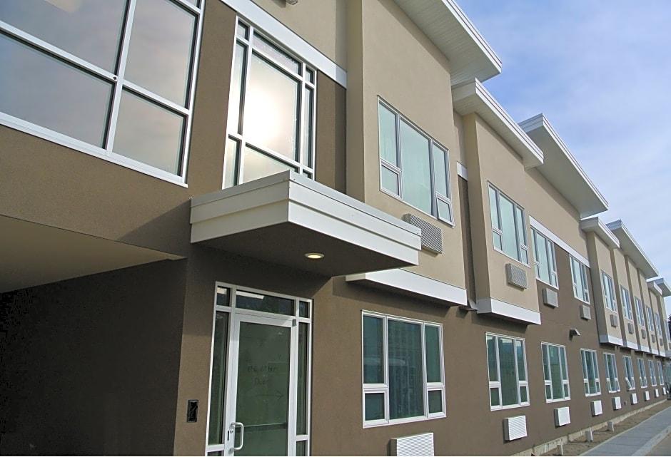 Econo Lodge Inn & Suites Kelowna Ngoại thất bức ảnh