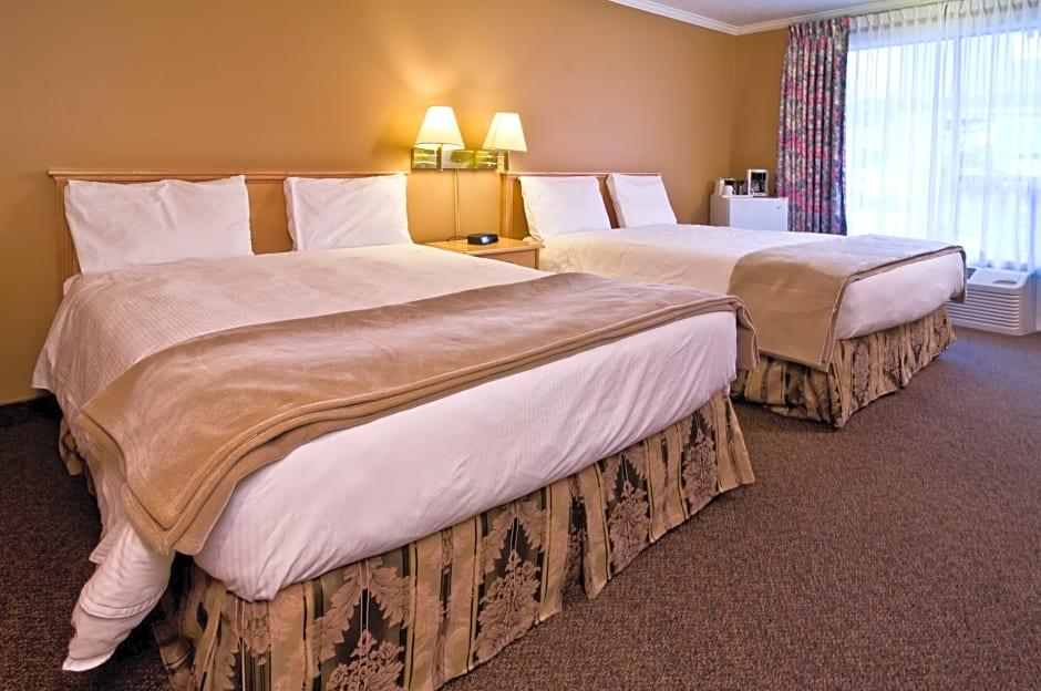 Econo Lodge Inn & Suites Kelowna Ngoại thất bức ảnh