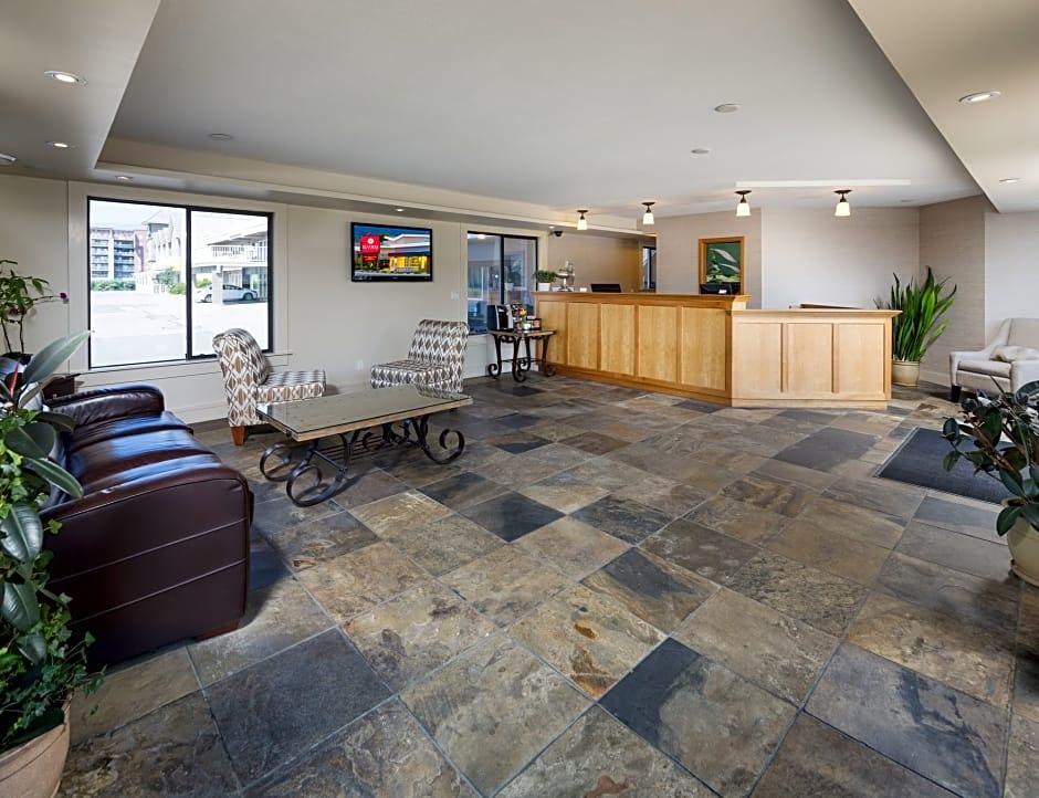 Econo Lodge Inn & Suites Kelowna Ngoại thất bức ảnh